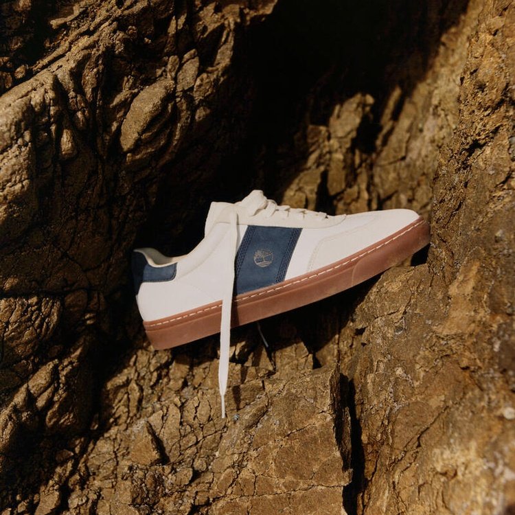 Timberland�i�e�B���o�[�����h�j�̃V���b�v�j���[�X�u�y�e�B���o�[�����h�z�������߃X�j�[�J�[�v