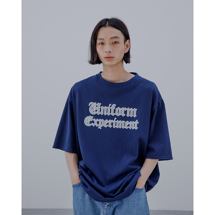 SOPH.｜ソフのトピックス「GOTHIC LOGO BAGGY TEE」 - ZOZOTOWN