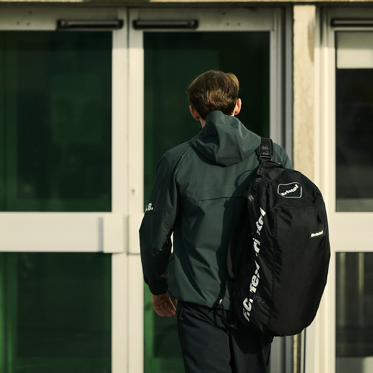 SOPH.｜ソフのトピックス「F.C.Real Bristol | (ON) & OFF」 - ZOZOTOWN