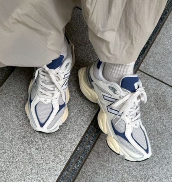 emmiiG~j̃Vbvj[Xuyemmi zWEEKLY RANKING TOP20Iv