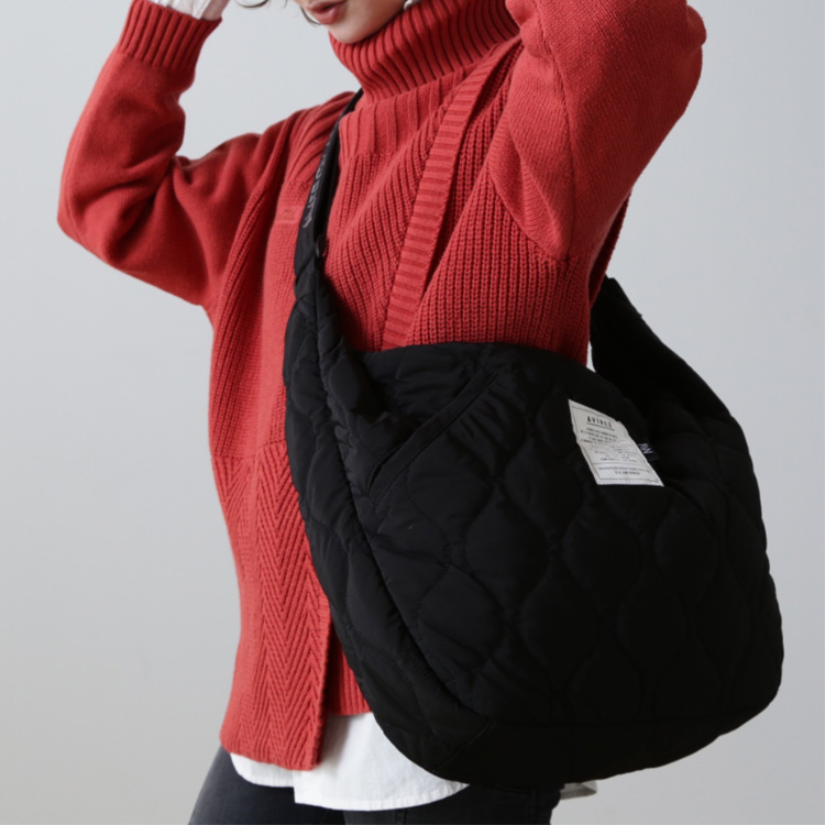 AVIREX WOMANiABbNX E[}j̃Vbvj[XustBONDING QUILTING SHOULDER BAGv