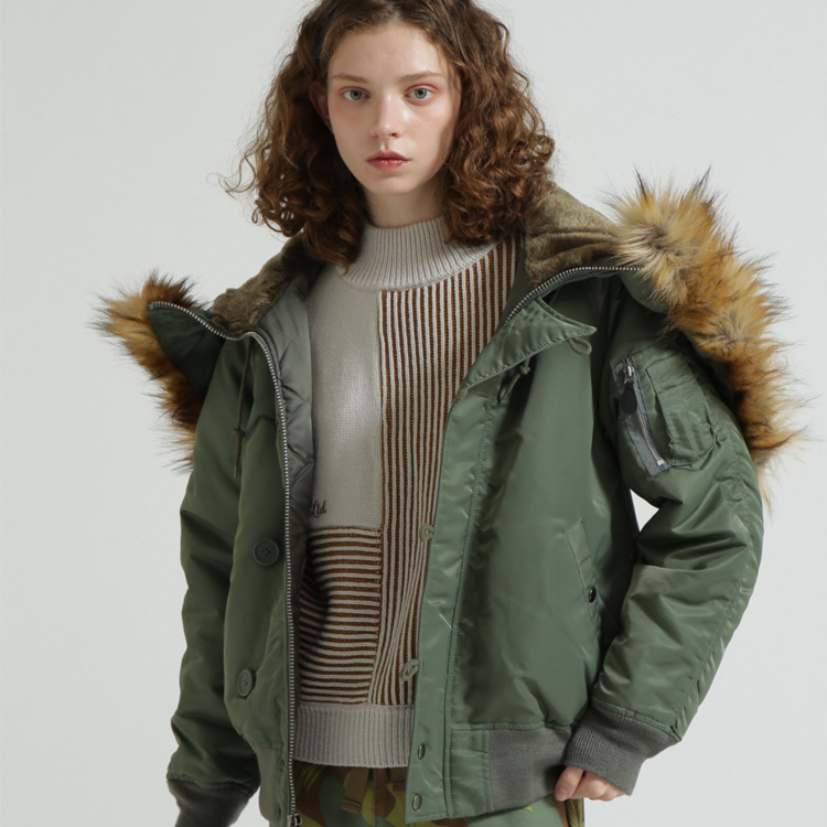 AVIREX WOMANiABbNX E[}j̃Vbvj[XuɒN-2B JACKETv