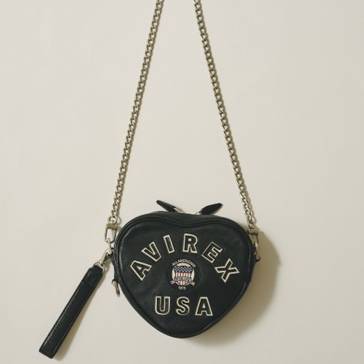 AVIREX WOMAN�i�A���B���b�N�X �E�[�}���j�̃V���b�v�j���[�X�uVARSITY HEART CHAIN BAG�v