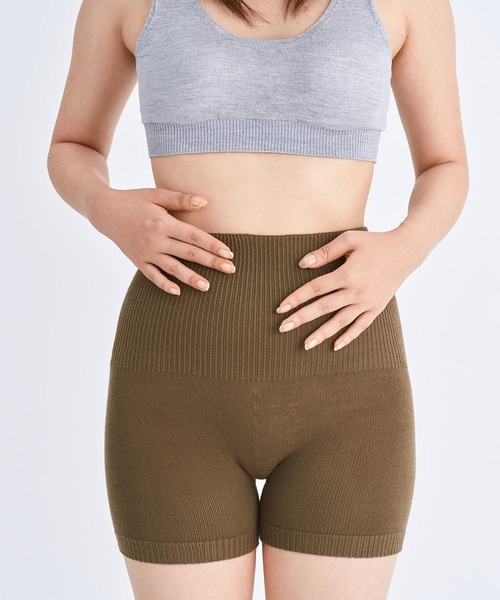 SABLE CLUTCH�i�Z�[�u���N���b�`�j�̃V���b�v�j���[�X�u�ʔN�ʂ��Ď�����Ȃ��I �������ƃV���[�c���h�b�L���O�����u�}���� �n���v�I �戵�����N�ŁA��������Ƃ������p���I�v