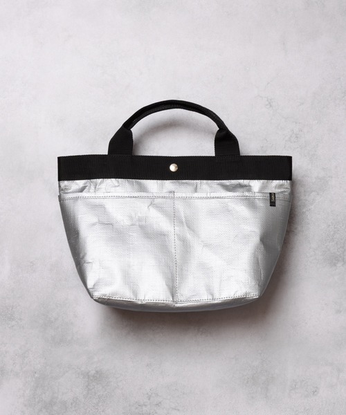 SABLE CLUTCH�i�Z�[�u���N���b�`�j�̃V���b�v�j���[�X�u���C�t�X�^�C���Ɍ������Ȃ�1�{�I �g���b�h�ȕ��͋C�����j�[�N�ȑf�ނɗ��Ƃ����݁A�g���₷���ƃ^�t�������ˑ������f�U�C���I�v