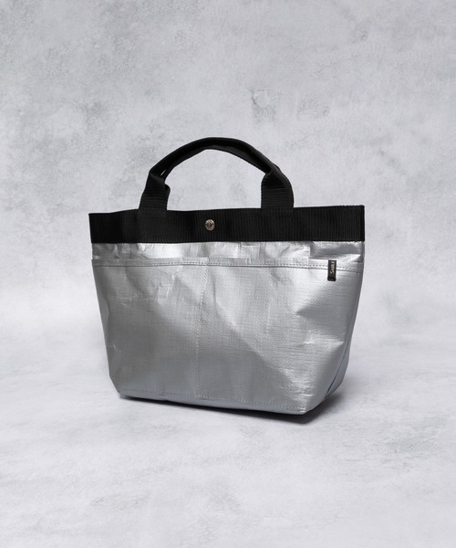 SABLE CLUTCH�i�Z�[�u���N���b�`�j�̃V���b�v�j���[�X�u���C�t�X�^�C���Ɍ������Ȃ�1�{�I �g���b�h�ȕ��͋C�����j�[�N�ȑf�ނɗ��Ƃ����݁A�g���₷���ƃ^�t�������ˑ������f�U�C���I�v