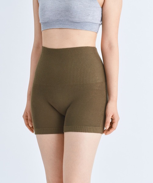 SABLE CLUTCH�i�Z�[�u���N���b�`�j�̃V���b�v�j���[�X�u�ʔN�ʂ��Ď�����Ȃ��I �������ƃV���[�c���h�b�L���O�����u�}���� �n���v�I �戵�����N�ŁA��������Ƃ������p���I�v