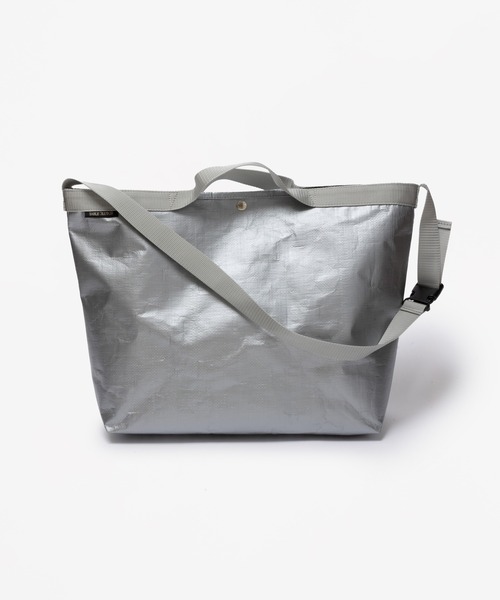 SABLE CLUTCH�i�Z�[�u���N���b�`�j�̃V���b�v�j���[�X�u�^�t���ƌy�ʂ������͂�PE�f�ނ��̗p����2WAY�V�����_�[�g�[�g�I ���ǂ��e�ʂƃV���v���ȃI�V���������D�]�̃o�b�O�ł��I�v