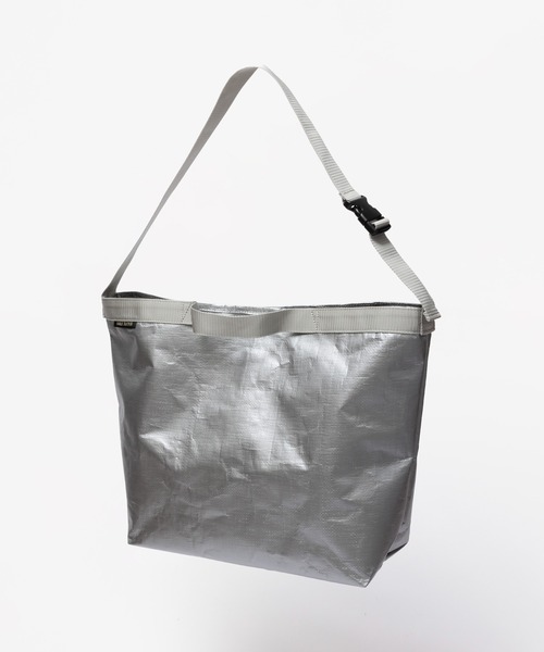 SABLE CLUTCH�i�Z�[�u���N���b�`�j�̃V���b�v�j���[�X�u�^�t���ƌy�ʂ������͂�PE�f�ނ��̗p����2WAY�V�����_�[�g�[�g�I ���ǂ��e�ʂƃV���v���ȃI�V���������D�]�̃o�b�O�ł��I�v