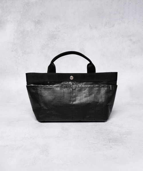 SABLE CLUTCH�i�Z�[�u���N���b�`�j�̃V���b�v�j���[�X�u���C�t�X�^�C���Ɍ������Ȃ�1�{�I �g���b�h�ȕ��͋C�����j�[�N�ȑf�ނɗ��Ƃ����݁A�g���₷���ƃ^�t�������ˑ������f�U�C���I�v