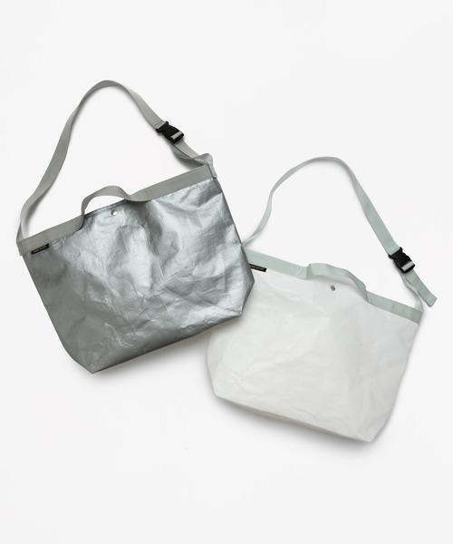 SABLE CLUTCH�i�Z�[�u���N���b�`�j�̃V���b�v�j���[�X�u�^�t���ƌy�ʂ������͂�PE�f�ނ��̗p����2WAY�V�����_�[�g�[�g�I ���ǂ��e�ʂƃV���v���ȃI�V���������D�]�̃o�b�O�ł��I�v