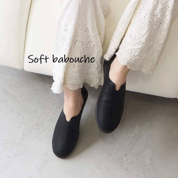 enchanted�i�G���`�����e�b�h�j�̃V���b�v�j���[�X�u���̏t�A�I�΂�Ă���X�j�[�J�[(�G���`�����e�b�h)�v