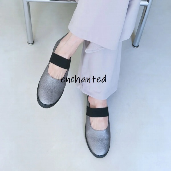 enchanted�i�G���`�����e�b�h�j�̃V���b�v�j���[�X�u���Ăɗ��������A��l�̌y�₩�X�j�[�J�[�i�G���`�����e�b�h�j�v