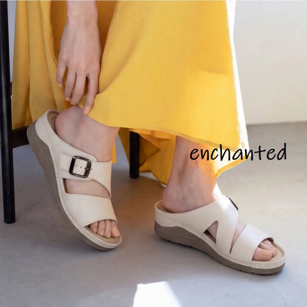 enchanted�i�G���`�����e�b�h�j�̃V���b�v�j���[�X�u�^�Ă̑����́A�y�₩�T���_���i�G���`�����e�b�h�j�v