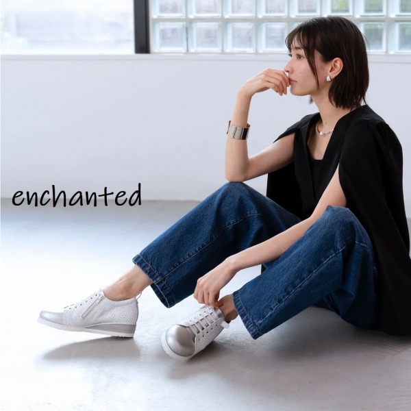 enchanted�i�G���`�����e�b�h�j�̃V���b�v�j���[�X�u���~�����A��l�̃X�j�[�J�[�i�G���`�����e�b�h�j�v