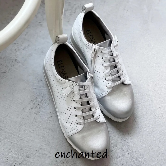 enchanted�i�G���`�����e�b�h�j�̃V���b�v�j���[�X�u���H�̑����ɁA�y�₩�X�j�[�J�[���X���b�|���i�G���`�����e�b�h�j�v