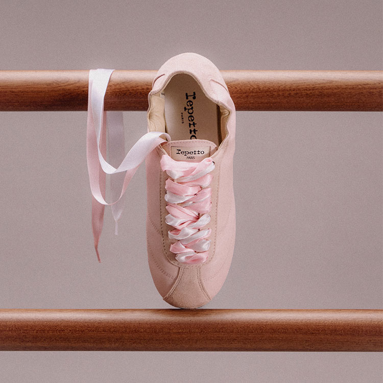 Repetto�i���y�b�g�j�̃V���b�v�j���[�X�u�yRepetto�zTennis Silk �X�j�[�J�[ �y�₩�ȗ����S�n�v