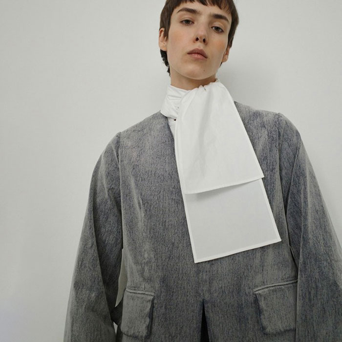 CLANEiNlj̃Vbvj[XuCLANẼWPbgx[XɁAvI[o[fUCɗƂ񂾃gbvXBv