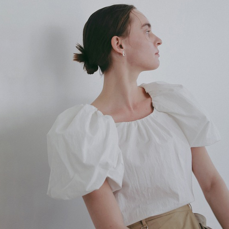 CLANE�i�N���l�j�̃V���b�v�j���[�X�u�y�₩�ȃn���������R�b�g���i�C�����f�ނŎd���Ă��A�o���[���X���[�u�u���E�X�B�\�z�I�ȑ��̃{�����[�������[�h�Ȉ�ۂɁB�v