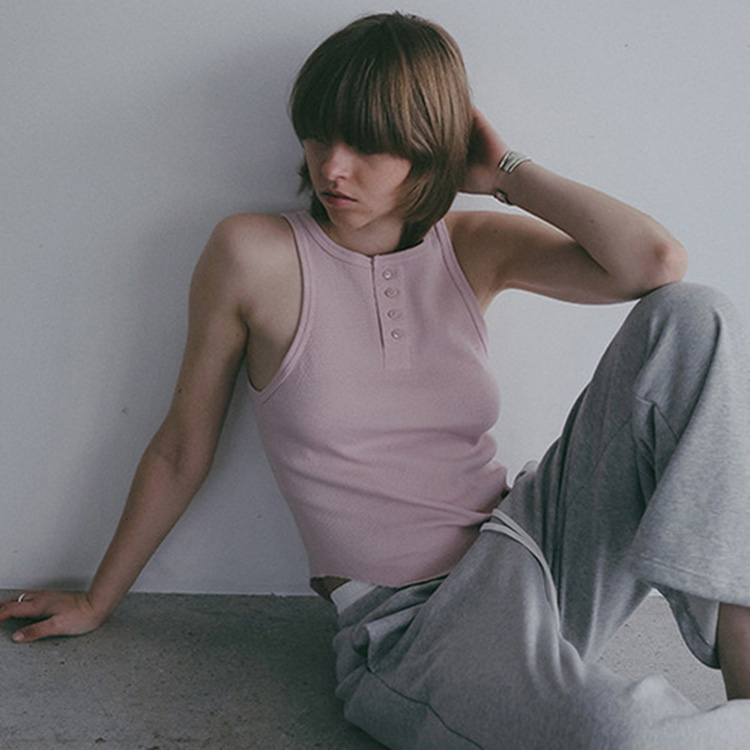 CLANE�i�N���l�j�̃V���b�v�j���[�X�uFAITH MILLS×MANOF�b�n�j�J�����b�t���̃g�b�v�X2�^���o��v