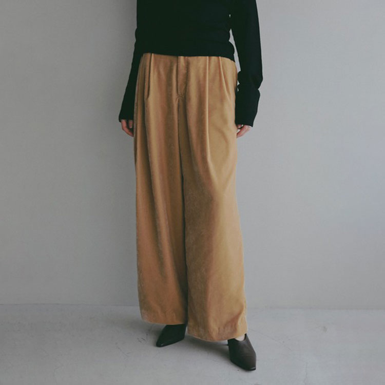 CLANE�i�N���l�j�̃V���b�v�j���[�X�u�[�݂̂��鉐�₩�ŏ_�炩�ȃx���x�b�g�f�ނ��g�p�����^�b�N���C�h�p���c�B�v