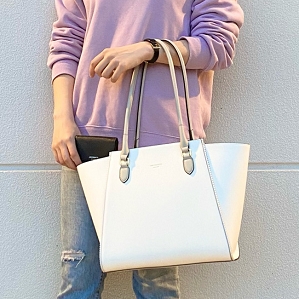 Chouette アンド シュエットのトピックス Chouette 人気のバッグ 先週のランキング第1位 スカラップa4トート 通勤 通学 シンプル スカラップ Zozotown