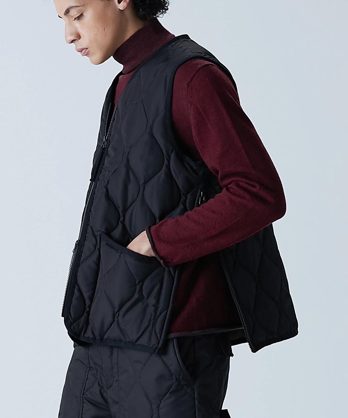 TAION】タイオン MILITARY ZIP V NECK DOWN VEST TAION-001ZML-1