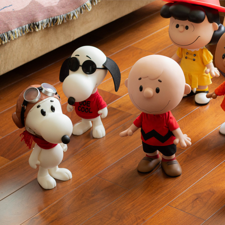 Super7 PEANUTS スーパー7 ピーナッツ チャーリー・ブラウン 赤シャツ スーパーサイズ フィギュア（フィギュア）｜PEANUTS（ ピーナッツ）のファッション通販 - ZOZOTOWN