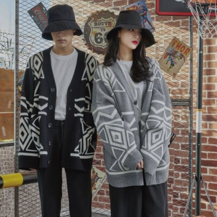 Revo レヴォのトピックス カップルでリンクコーデにも 取り入れるだけで旬な韓国 韓流ファッション的な着こなしが完成 Zozotown