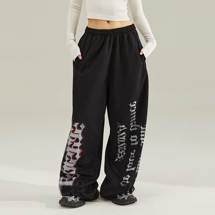 BENDER TOKYO�i�x���_�[�g�E�L���E�j�̃V���b�v�j���[�X�u�_���|�I���[�Y���^ �X�g���[�g�ɉf���������O���t�B�b�N�p���c�v