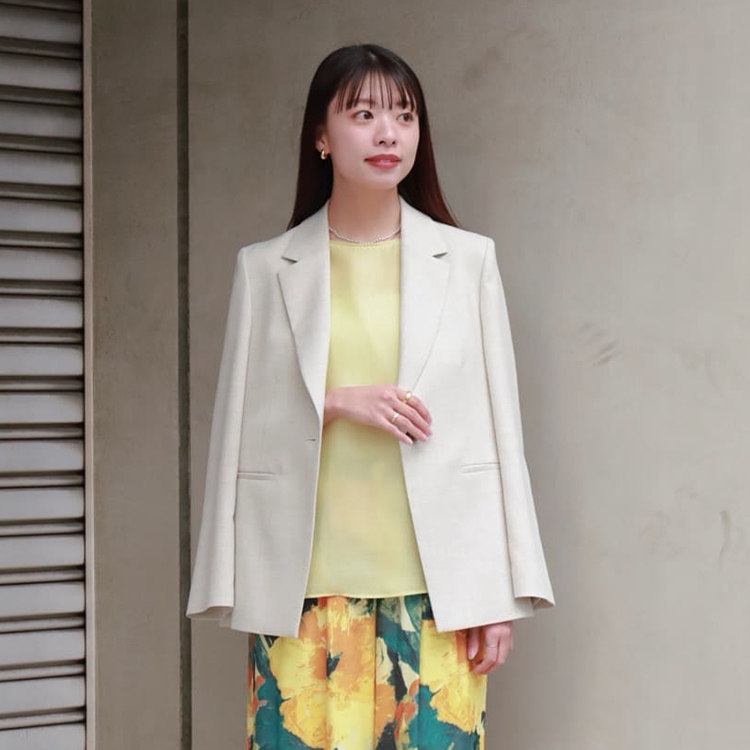 TOMORROWLAND�i�g�D�����[�����h�j�̃V���b�v�j���[�X�u���T�̓X���l�C���i�͂�����v