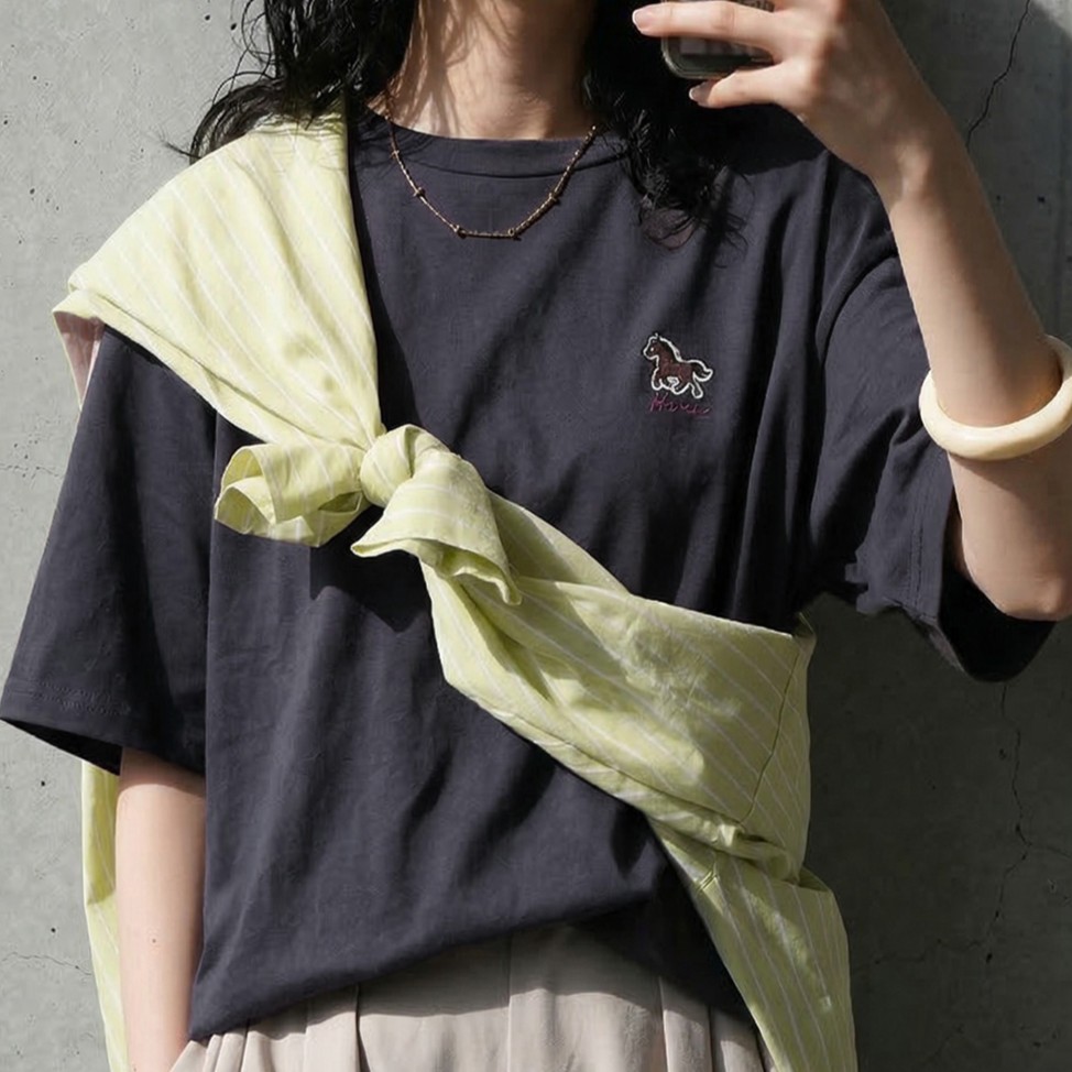 antiqua�i�A���e�B�J�j�̃V���b�v�j���[�X�u�Ђ���Ƃ����⊴�f�ނƖ�100���̂��炩�ȕ������ŁA������Ƃ������G�聝�w�h�JT�V���c�x�v