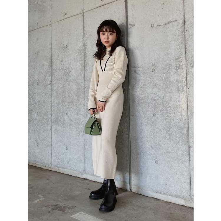 Moussy マウジーのトピックス Moussy 気分を華やかに おすすめのワンピース ブーツコーデ Zozotown