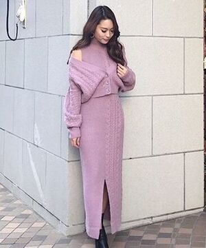 Rienda リエンダのトピックス 明日着る服にもう悩まない 大人っぽくて華やかなriendaのワンピース Zozotown