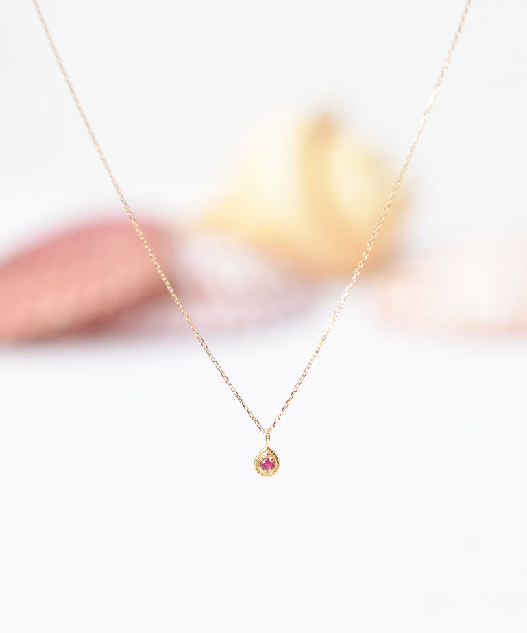 Sowi ソーイのトピックス 誕生石とダイヤのリバーシブルが嬉しい 7月誕生石 ルビーネックレス Zozotown