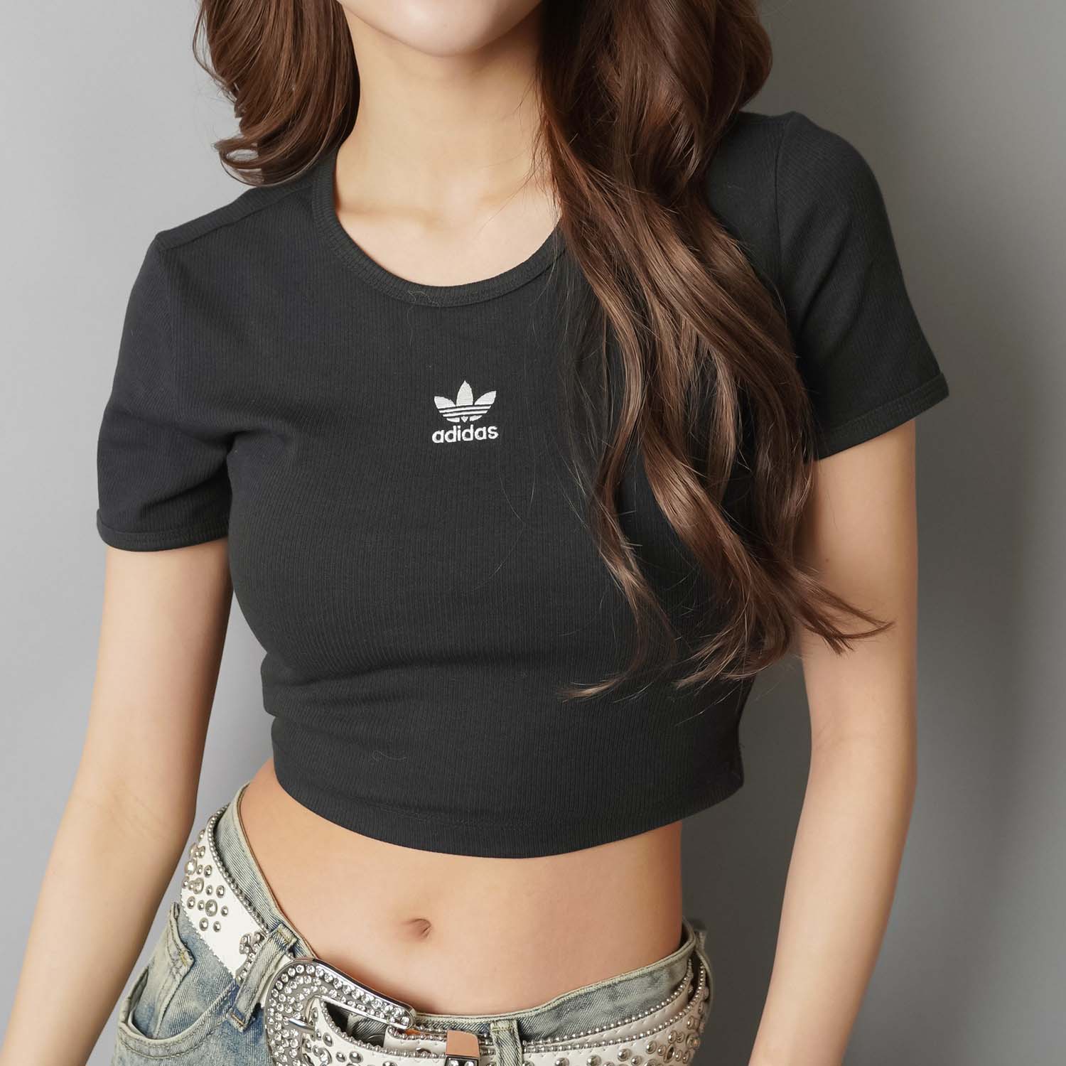 SPINNS�i�X�s���Y�j�̃V���b�v�j���[�X�u���邾���ŋC�����オ��I�yadidas/�A�f�B�_�X�z�V���[�g�䃊�u�s�^T�V���c�v