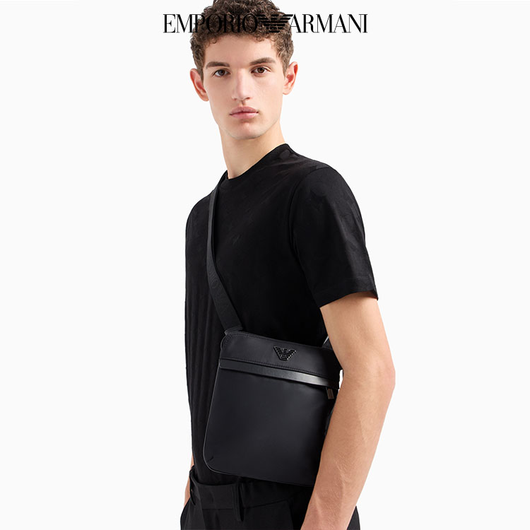 エンポリオ アルマーニ】フラットショルダーバッグ タンブルレザー製  
