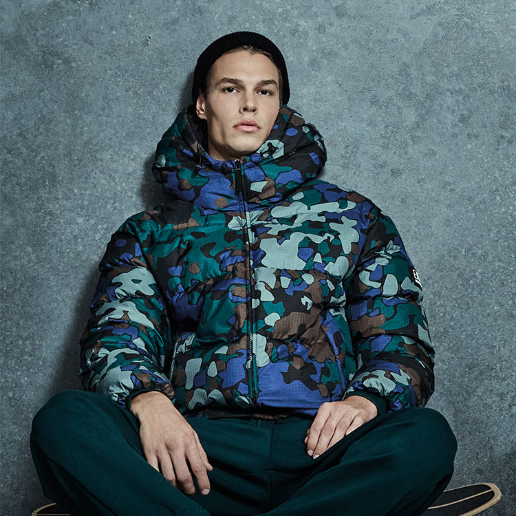 EMPORIO ARMANIiG|I A}[jj̃Vbvj[XusEMPORIO ARMANI & EA7t 25FW Y AE^[RNVv