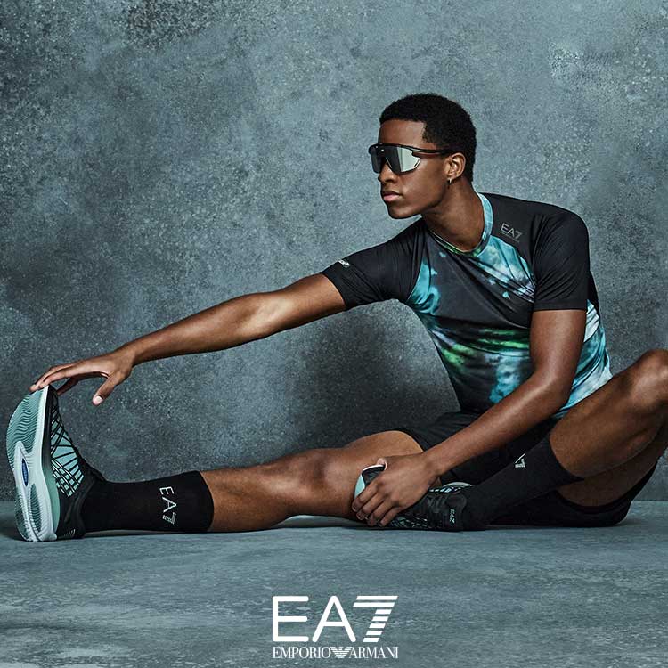 セール】【エンポリオ アルマーニ EA7】Dynamic Athlete フード付き