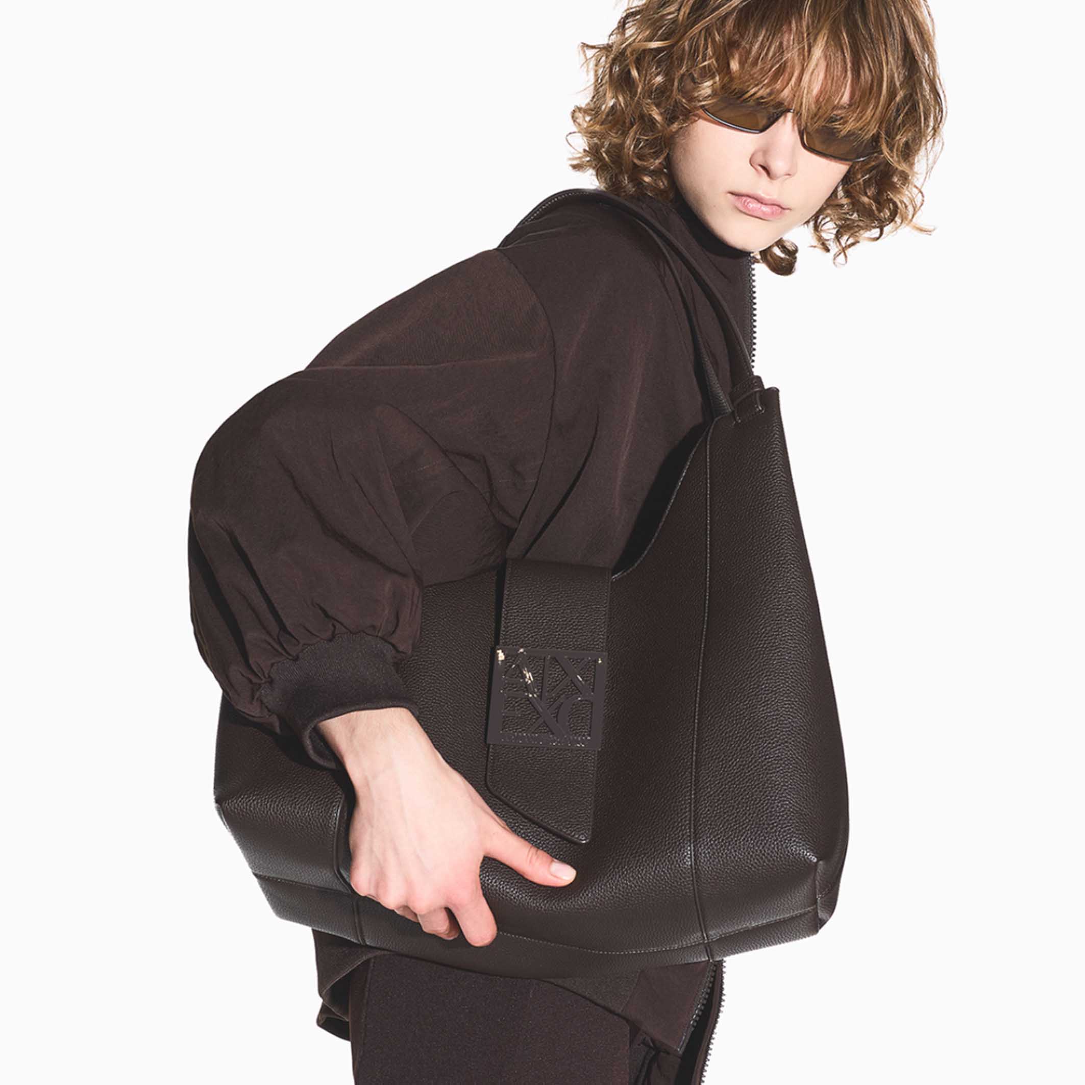 ARMANI EXCHANGE ハンドバッグ A|X ARMANI EXCHANGE｜アルマーニ エクスチェンジのトピックス「A|X