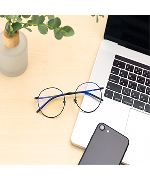 Zoff ゾフのトピックス 2種類のブルーライトカット率から選べるpcメガネ Zozotown