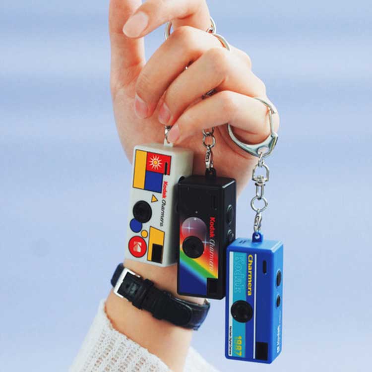SiNCERE�i�V���V�A�j�̃V���b�v�j���[�X�u�_�Ă̂��o�����̑��_�ɁI�^Kodak�̃��g�������L�[�z���_�[�^�J�����uCharmera�i�`���[�����j�v�v