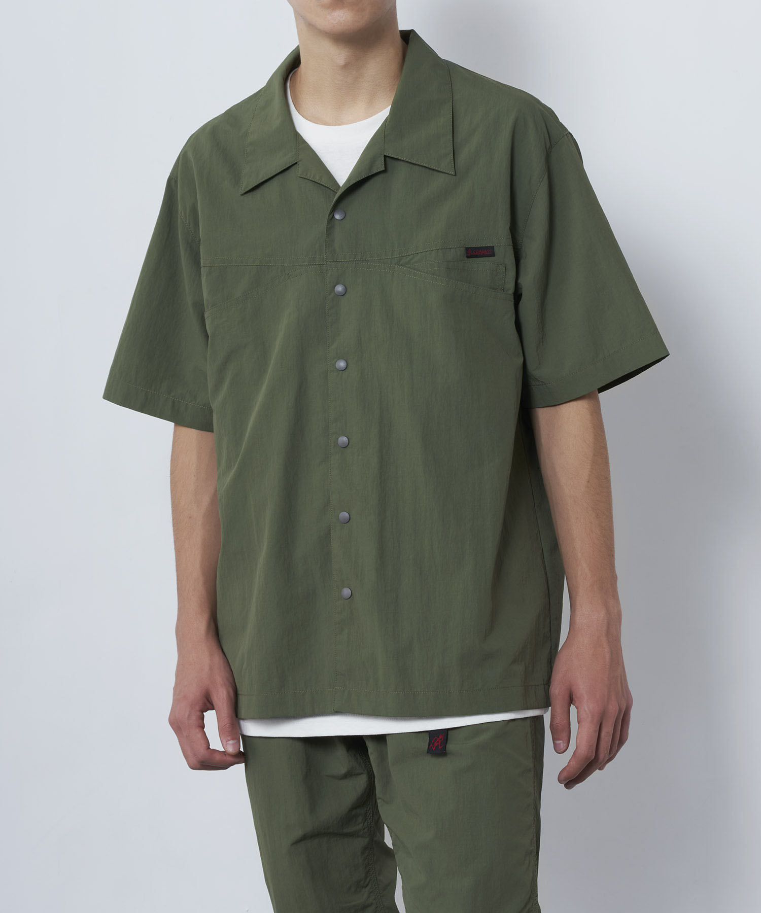 Gramicci / WILD THINGS｜グラミチ / ワイルドシングスのトピックス「“セットアップ”のススメ「NYLON CAMP  SHIRT」×「NYLON PACKABLE G-SHORT」」 - ZOZOTOWN