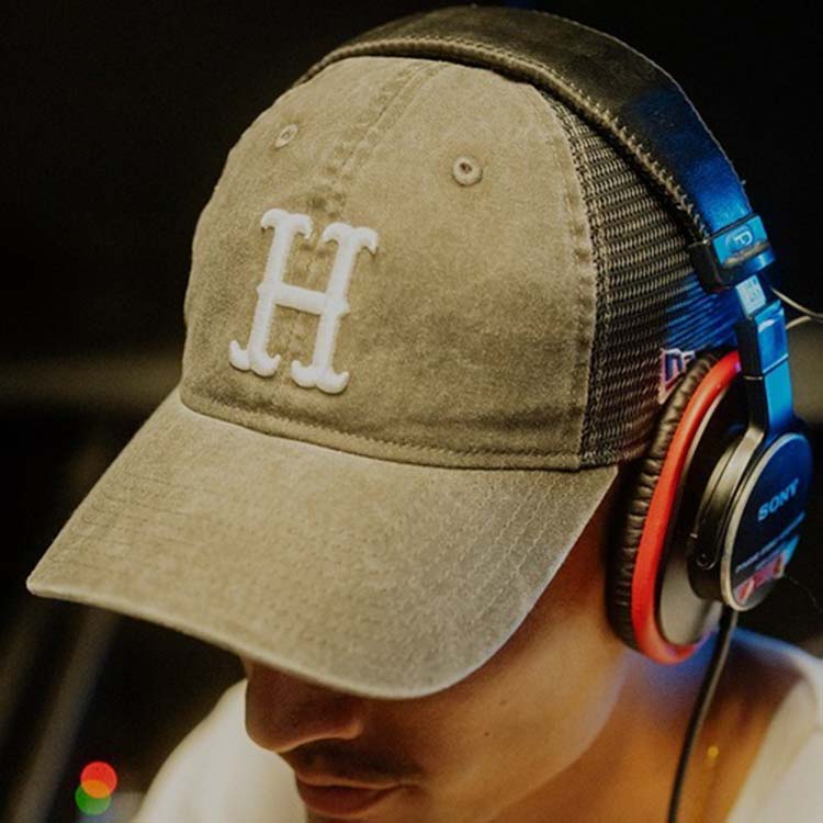 HUFintj̃Vbvj[XuyHUFzHUF | NEW ERAv