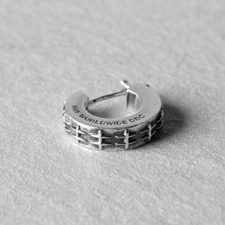 HUF�i�n�t�j�̃V���b�v�j���[�X�u�yHUF�zH HOOP PIERCE�v