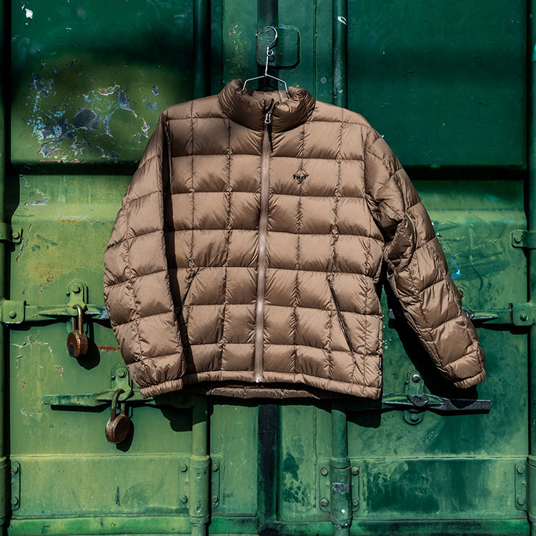 HUF�i�n�t�j�̃V���b�v�j���[�X�u�yhuf�zhuf X TAION SIERRA FEATHER LIGHT JACKET�v