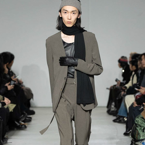 ATTACHMENT�i�A�^�b�`�����g�j�̃V���b�v�j���[�X�u�G�߂��킸�������A�������ꂽPE STRETCH DOUBLE CLOTH�v