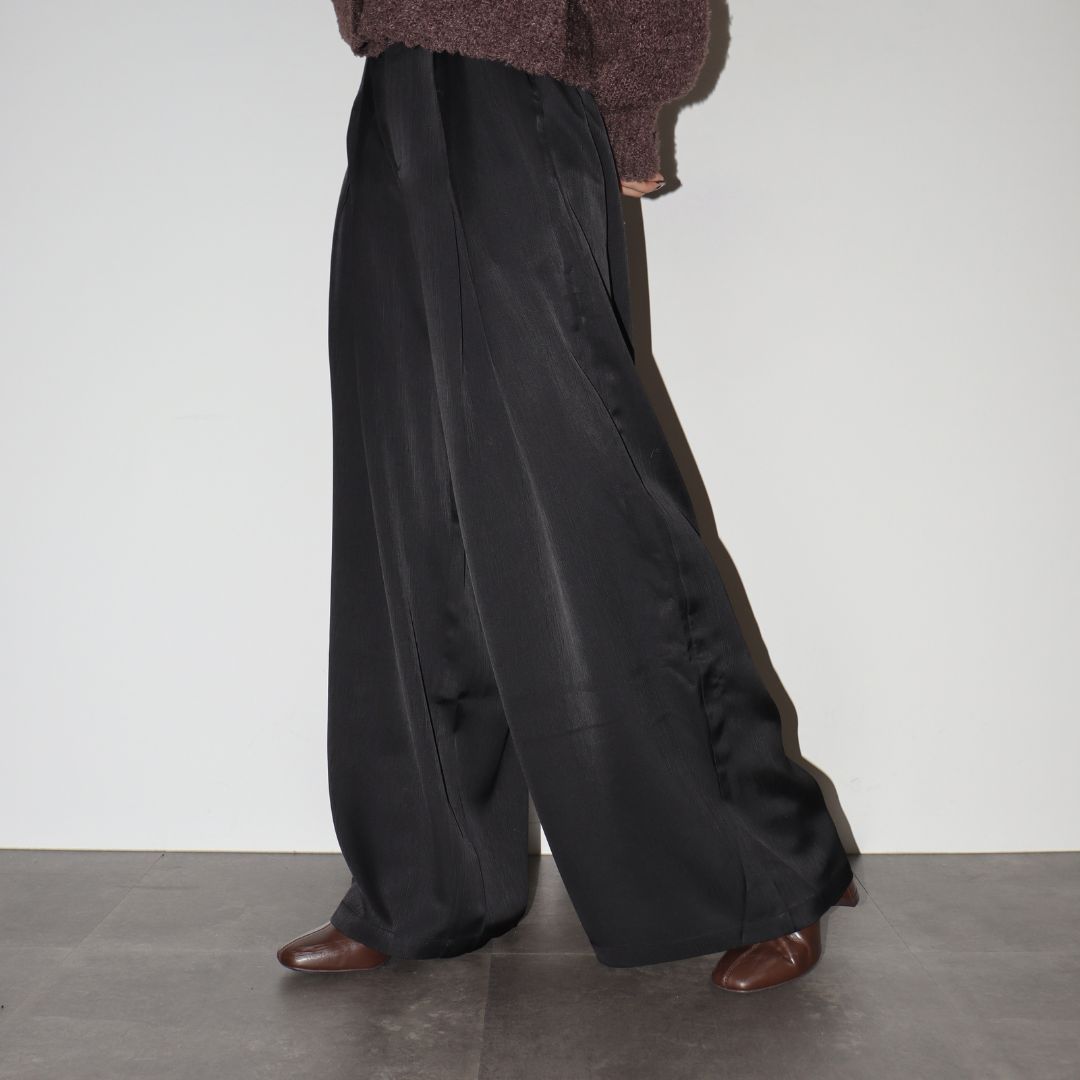 FUNALIVE�i�t�@���A���C�u�j�̃V���b�v�j���[�X�u�V���G�b�g�ō������A���̓~���ڂ̃p���c�X�^�C�����`�F�b�N�I�v