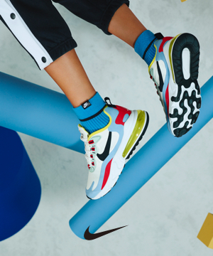 最新メンズ Nike スニーカー カラフル 人気のファッションスタイル