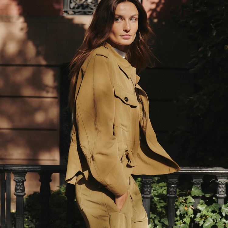 BANANA REPUBLIC�i�o�i�i�E���p�u���b�N�j�̃V���b�v�j���[�X�u�t�����B�y�₩�ɒ�����V�삪�o��BBR WOMEN�fS �V��R���N�V�����v